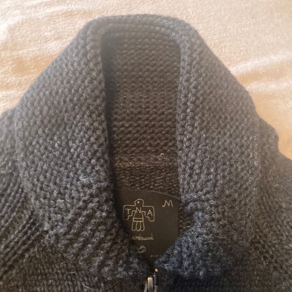 Aritzia knit sweater - Picture 5 of 7